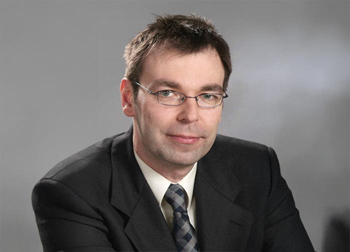 dr.-tino-laux-apollonia